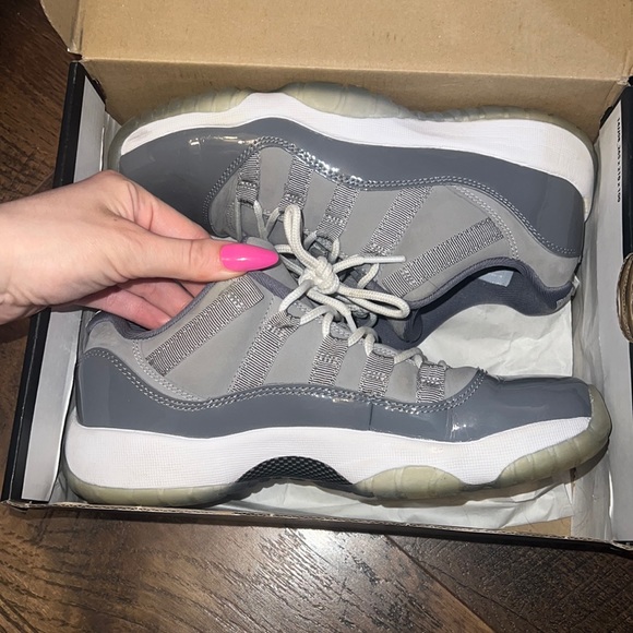 Jordan 11 - Picture 1 of 5